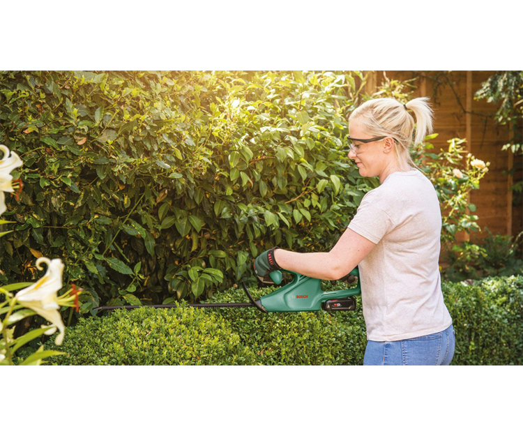 Аккумуляторный кусторез BOSCH EasyHedgeCut 18-45 (2.0Ah) (0600849H02)