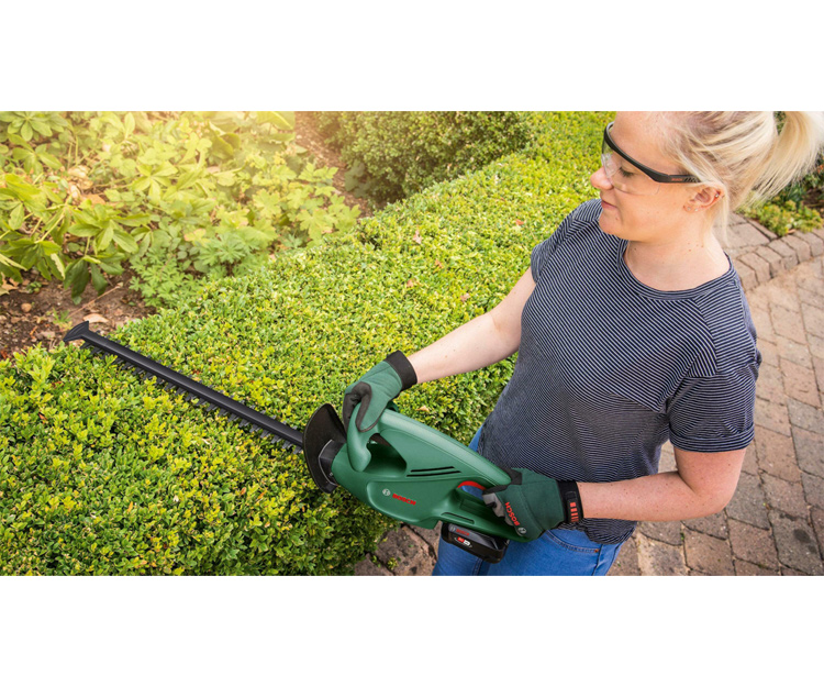 Аккумуляторный кусторез BOSCH EasyHedgeCut 18-45 (2.0Ah) (0600849H02)