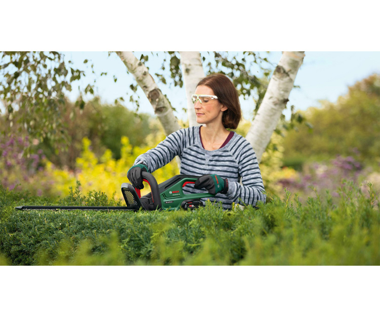 Аккумуляторный бесщеточный кусторез BOSCH UniversalHedgeCut 18V-50 (2,5 Ah) (0600849K01)