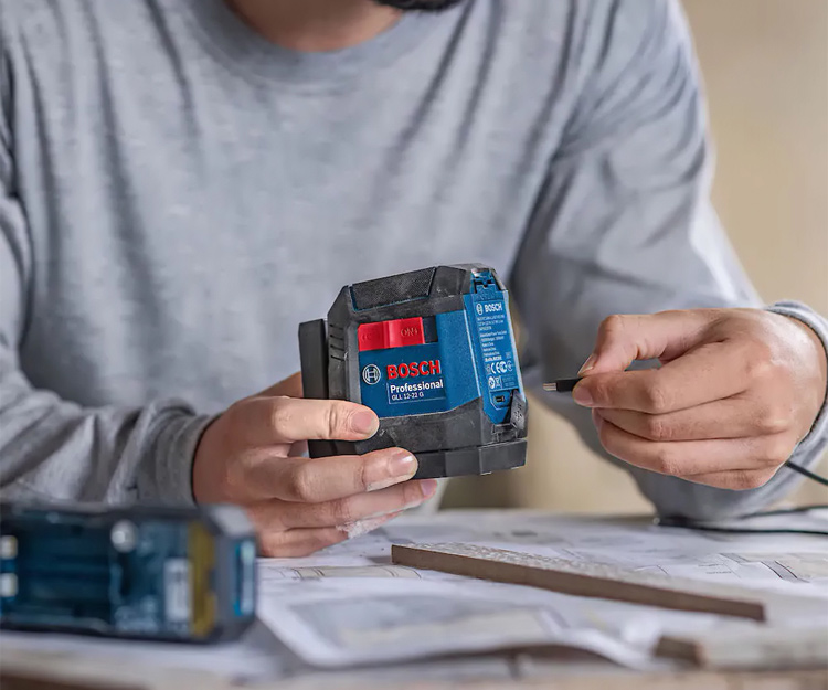 Линейный лазерный нивелир BOSCH GLL 12-22 G (0601065320)