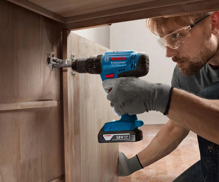 Акумуляторний ударний дриль-шурупокрут BOSCH GSB 183-LI (2x2Ah) (06019K9100)