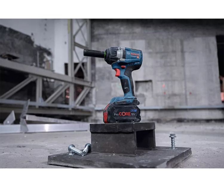 Аккумуляторный гайковерт BOSCH  GDS 18V-750 C (2x 8Ah + L-BOXX 136) (06019L9002)