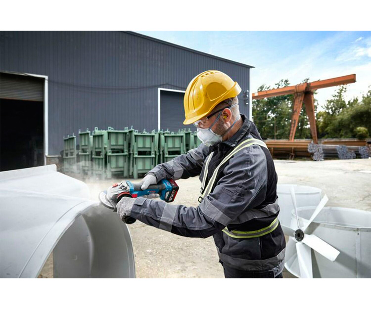 Аккумуляторная болгарка BOSCH GWS 18V-11 (Solo) (06019N4100)