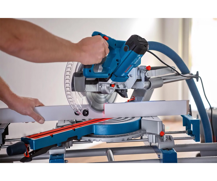 Торцовочная пила BOSCH GCM 305-216 D (0601B49000)